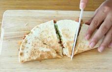 Quesadilla cu pui si avocado