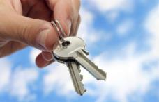 Ofer spre închiriere apartament cu două camere