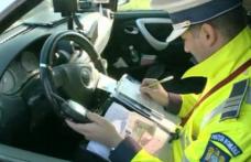 Tânără de 19 ani fără permis, prinsă la volan după ce a făcut schimb de locuri cu șoferul aflat în stare de ebrietate