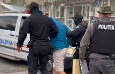Tânăr reținut de polițiști pentru distrugere prin incendiere, amenințare și lovire