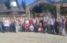 „Seniorii din Dorohoi pe Drumul bucuriei” – excursie culturală și de recreere reușită - FOTO