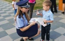 Polițiștii botoșăneni, alături de elevi la începerea anului școlar