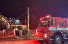 Foișor a fost cuprins de flăcări. Incendiul s-a extins și la acoperișul casei