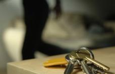 Ofer spre închiriere apartament cu două camere