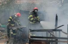 Incendiu violent la Gorbănești: Un foc aprins pentru distrugerea gunoaielor, s-a extins la un depozit de furaje