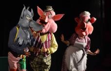Cei trei purceluşi în această săptămână la Teatrul „Vasilache”
