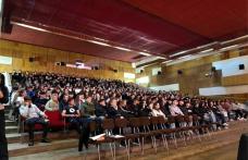 Peste 300 de elevi au participat la un eveniment organizat de către polițiștii de siguranță școlară de Ziua Internațională a Non Violenței 