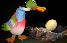 Teatrului „Vasilache” Botoșani vă invită la spectacolul „Rățușca cea urâtă”