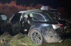 Doi tineri au ajuns la spital după un accident rutier petrecut la ieșirea din Botoșani - FOTO