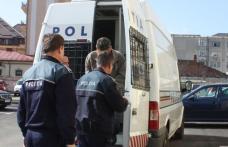 Arestat preventiv 30 de zile pentru tentativă de omor, după ce a lovit cu toporul un vecin