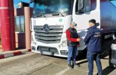 Autocamion fără drept de circulație pe teritoriul României, depistat la Stânca