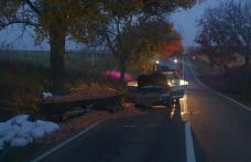 Accident la Ungureni! Bărbat ajuns la spital după impactul dintre un autoturism și o căruță