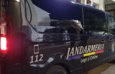 Un tânăr de 20 de ani a încercat să fugă de jandarmii botoșăneni după ce a aruncat două plicuri cu droguri