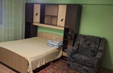 Ofer spre închiriere garsonieră în zona centrală