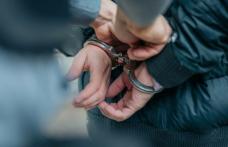 Patru tineri din Dorohoi reținuți de polițiști după ce au intrat în casa unui dorohoian și l-au tâlhărit