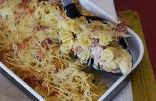 Gratin de șuncă și paste cu cașcaval în airfryer