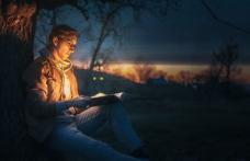 Anunț înscriere ateliere de scriere creativă și de educație vizuală