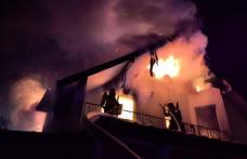 Casă distrusă de un incendiu izbucnit în comuna Curtești