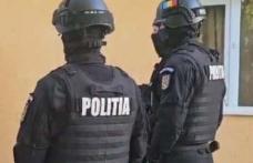 Darabani: Percheziții la persoane bănuite de preparare, deținere, comercializare și folosire de articole pirotehnice