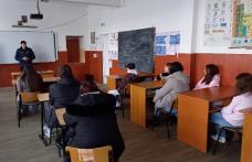 Jandarmii botoșăneni au reluat activitățile preventive la școli după încheierea vacanței de iarnă