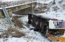 Accident! Autoutilitară răsturnată în afara părți carosabile la Frumușica