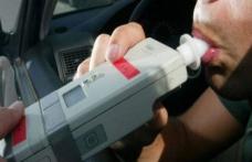 Oprit pentru viteză, a fost depistat la volan sub influența băuturilor alcoolice