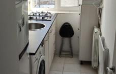 Închiriez apartament cu 2 camere