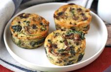 Brioșe cu spanac și ciuperci