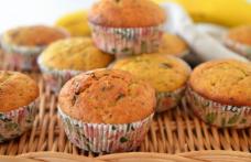 Brioșe cu banane și ciocolată