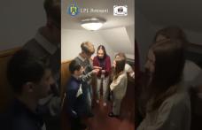 ATENȚIE! Distribuirea de imagini intime cu colegi poate distruge vieți și atrage răspunderea penală