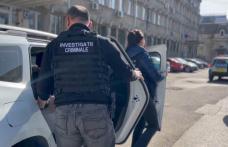 Reținut pentru comiterea infracțiunilor de furt calificat și distrugere