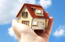 Vând vilă + teren intravilan 