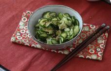 Salată japoneză de castraveți marinați