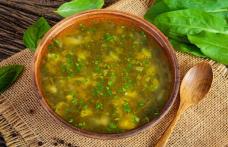 Ciorbă de ștevie, lobodă și salată verde