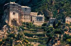 Restricții dure pentru pelerinii români pe Muntele Athos, în urma mai multor incidente. Doar 10 vizitatori pe zi au acces