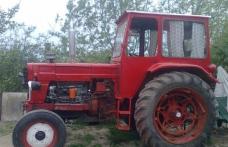 Autoturism avariat de un tractorist neatent