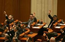 LEGI TRĂSNITE: Ce iniţiative legislative au trecut tacit senatorii