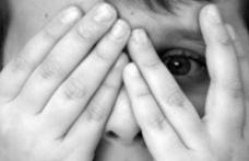 CUTREMURĂTOR: Un băiat de 11 ani povesteşte cum a fost ucisă familia sa