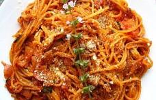 Spaghete cu sos bolognez