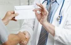 Medicii nu vor mai putea fi acuzați de luare de mită!