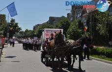 VIDEO/FOTO - Paradă impresionantă în a doua zi a Festivalului Național de muzică populară „Mugurelul”