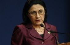 Macovei şi Huncă ar trebui sa-şi ducă războiul în afara spaţiului public