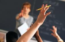 Tinerii fără BAC pot urma cursuri gratuite în web design sau limbi străine