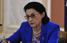 Haos la Educaţie. Andronescu spune că lipsesc acte importante