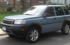 Land Rover Freelander cu documente falsificate descoperit la Darabani