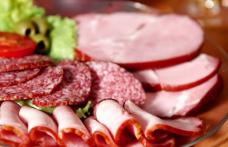 Angajat al unei fabrici de mezeluri: Niciodata nu o să pun gura pe aşa ceva