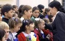 Deputații au liber luni, pentru a putea participa la deschiderea noului an școlar