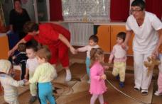 Părinţii care vor să se întoarcă la muncă vor primi tichete de creșă