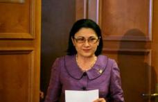 Andronescu: Dacă bacalaureatul profesional întârzie la vot, vom da ordonanţă de urgenţă