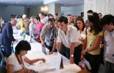 Aproximativ 200 de locuri de muncă anunţate la Bursa locurilor de muncă pentru absolvenţi